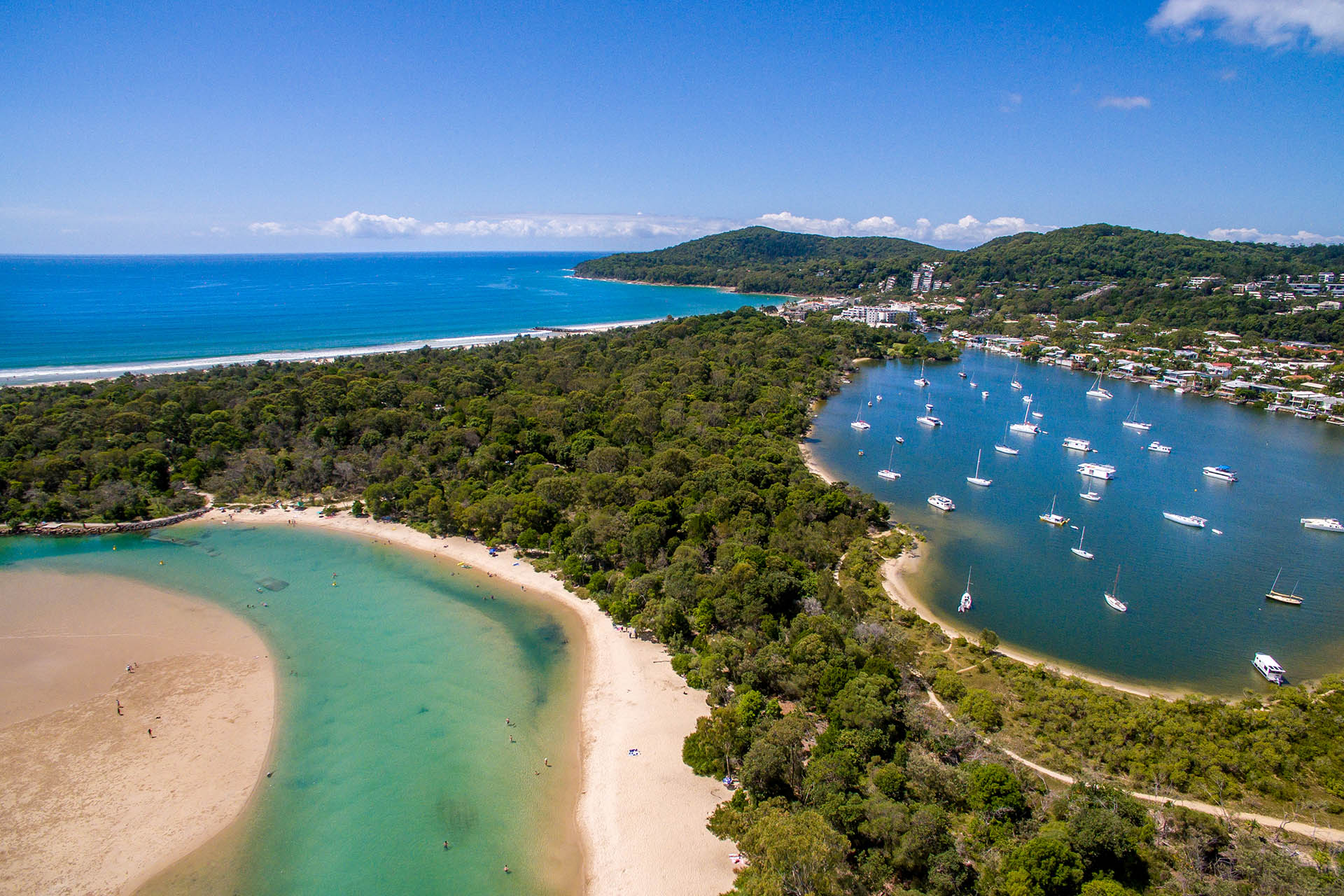 Noosa Beach And Boats - Things to do in Noosa